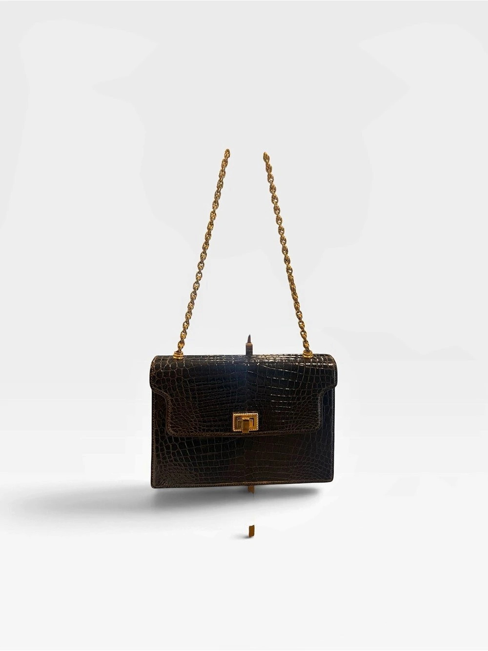 1970s Vintage Gucci Crocodile-Embossed Chain Shoulder Bag in Black